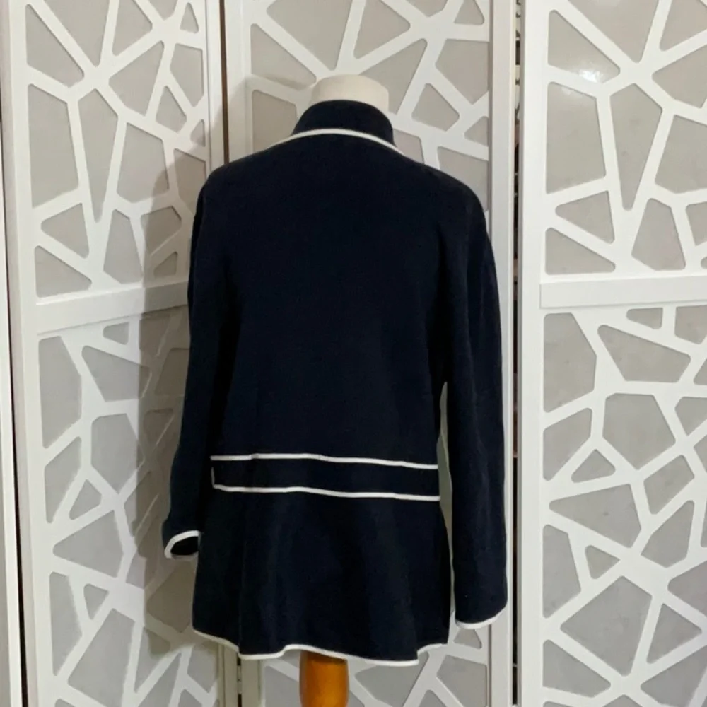 Navy blue and white blazer - Picture 2 of 6